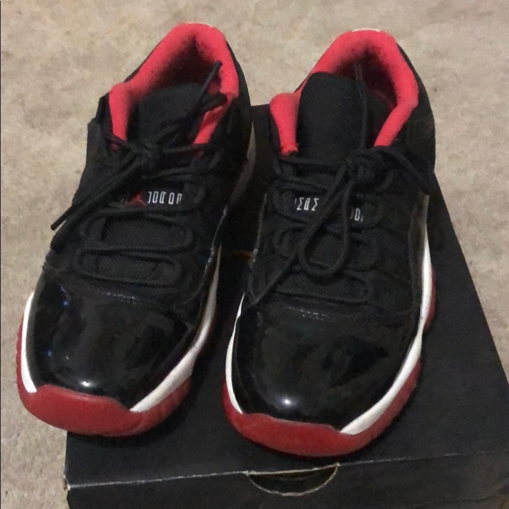 Jordan 11 retro low bg